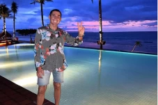 Aleix Espargaro Liburan...