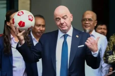 Presiden FIFA Undang...