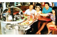 5 Robot Pelayan Restoran...