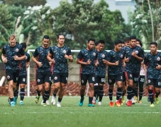 Persija Jakarta Mulai...