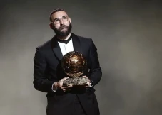 Daftar 3 Pesepak Bola...