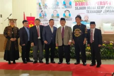 Presiden Diminta Turun...