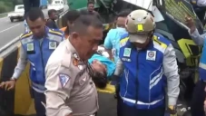 Tabrakan Beruntun 4...