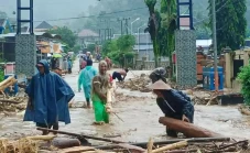 Jembatan Putus Dampak...