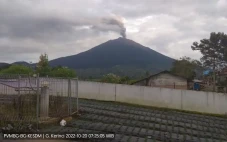 Gunung Kerinci Erupsi,...