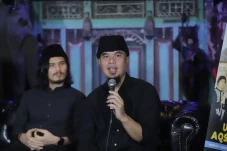 Gelar Konser di JIS...