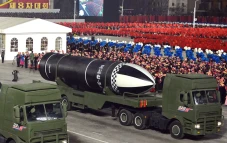 Rudal Korea Utara yang...
