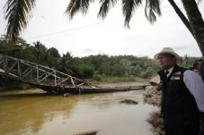 Sambangi Korban Banjir...