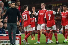 Mikel Arteta Girang...