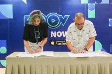 Kolaborasi dengan Roov,...