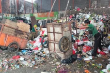 Tukang Angkut Sampah...