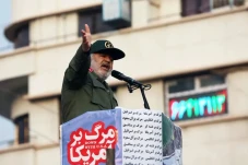 Iran Peringatkan Arab...