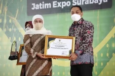 Kota Surabaya Sabet...