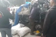 Mobil Pikap Tabrak Pejalan...