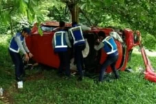 Mobil Terbalik di Tol...