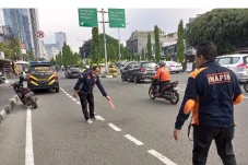 Polisi Olah TKP Penusukan...
