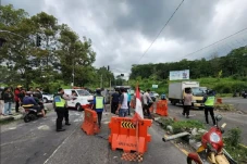Ngeri! Truk Rem Blong...
