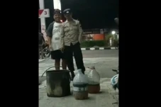 Viral! Belasan Kendaraan...