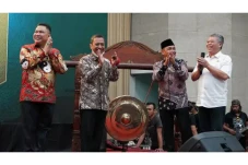 Ketua DPRD Provinsi...