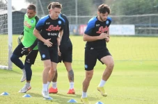 AS Roma vs Napoli: Partenopei...