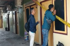 Geger, Wanita Muda Asal...