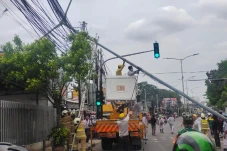 Mobil Tabrak Tiang PJU...