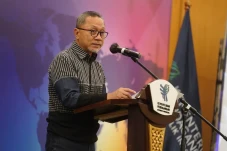 Dibayangi Awan Gelap...