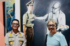 Ditanya Butet Jabatannya,...