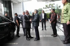 HT Sambut Hangat Kedatangan...