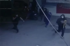Viral Gerombolan Rampok...