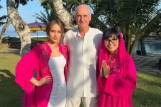 6 Artis Indonesia Berdarah...