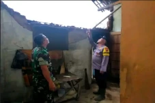 Diterjang Puting Beliung,...
