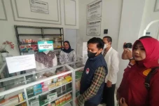 Sidak Apotek dan Toko...