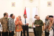 Dinasihati Fauzi Bowo,...