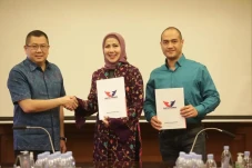 Terjun ke Dunia Politik,...