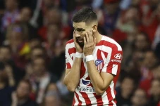 Yannick Carrasco Dituding...