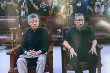 Hendra Kurniawan dan...