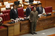 Johanis Tanak Besok...