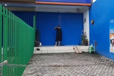 Kurang Semenit, Maling...
