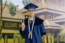 Berusia 21 Tahun, Sam...