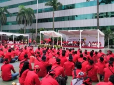 PKB Diteken, Serikat...