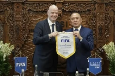 Ketum PSSI Iwan Bule...