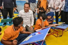 Merajut Asa, Meraih...