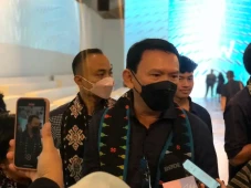Hadiri Jakarta Fashion...