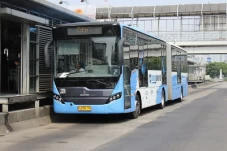 Transjakarta Tabrak...
