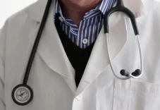 Pria Ini Jadi Dokter...