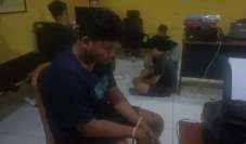 Beringas Todongkan Senjata...