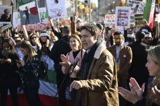 Dukung Demonstrasi Iran,...