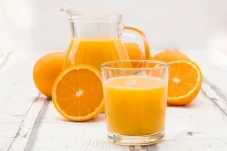 Minum 2 Gelas Jus Jeruk...