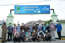 Tumbuh Bersama Masyarakat...